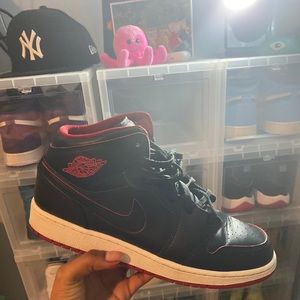 Air Jordan 1 mid